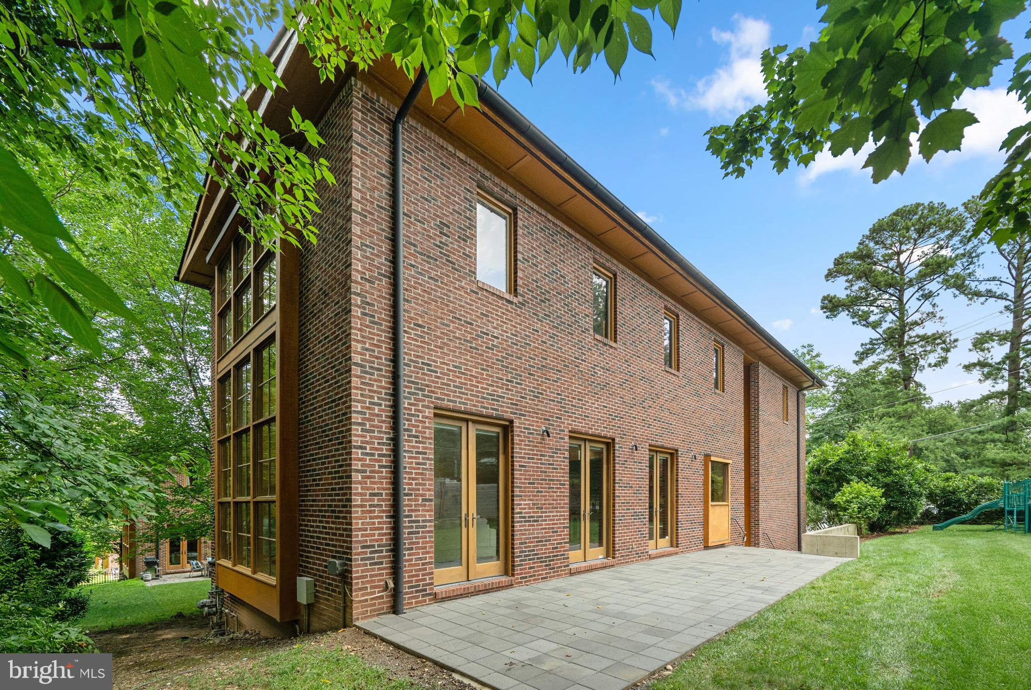 POPLAR TERRACE - Residential