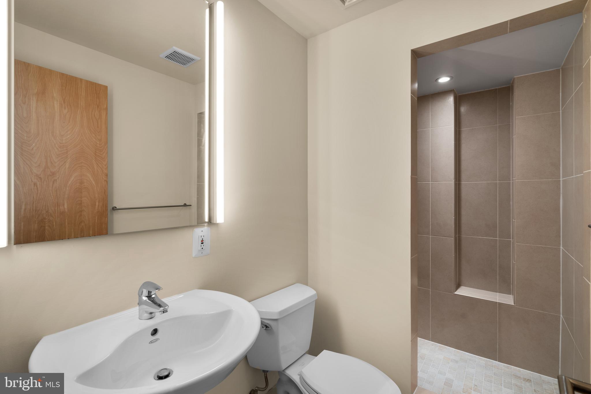 POPLAR TERRACE - Residential