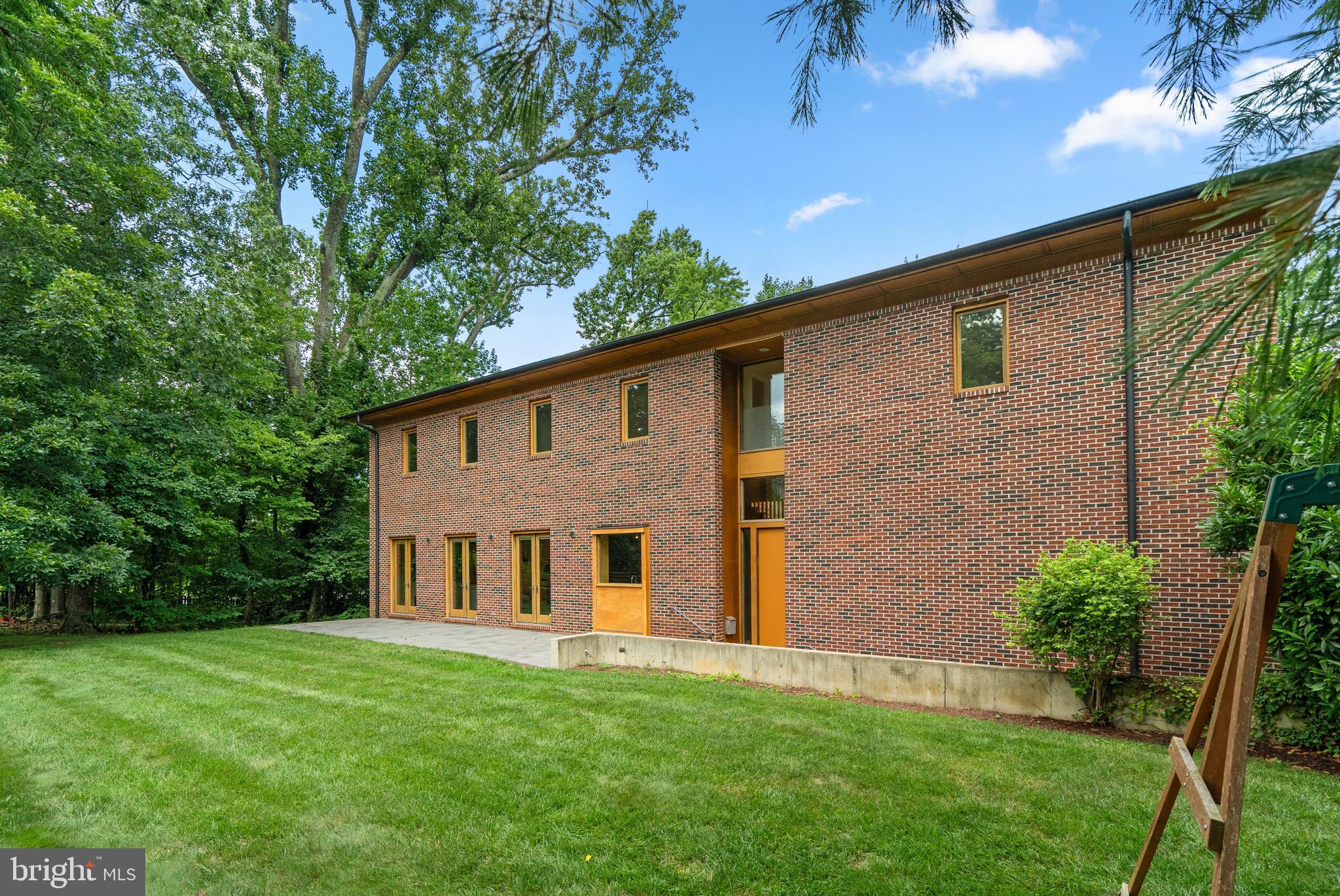 POPLAR TERRACE - Residential