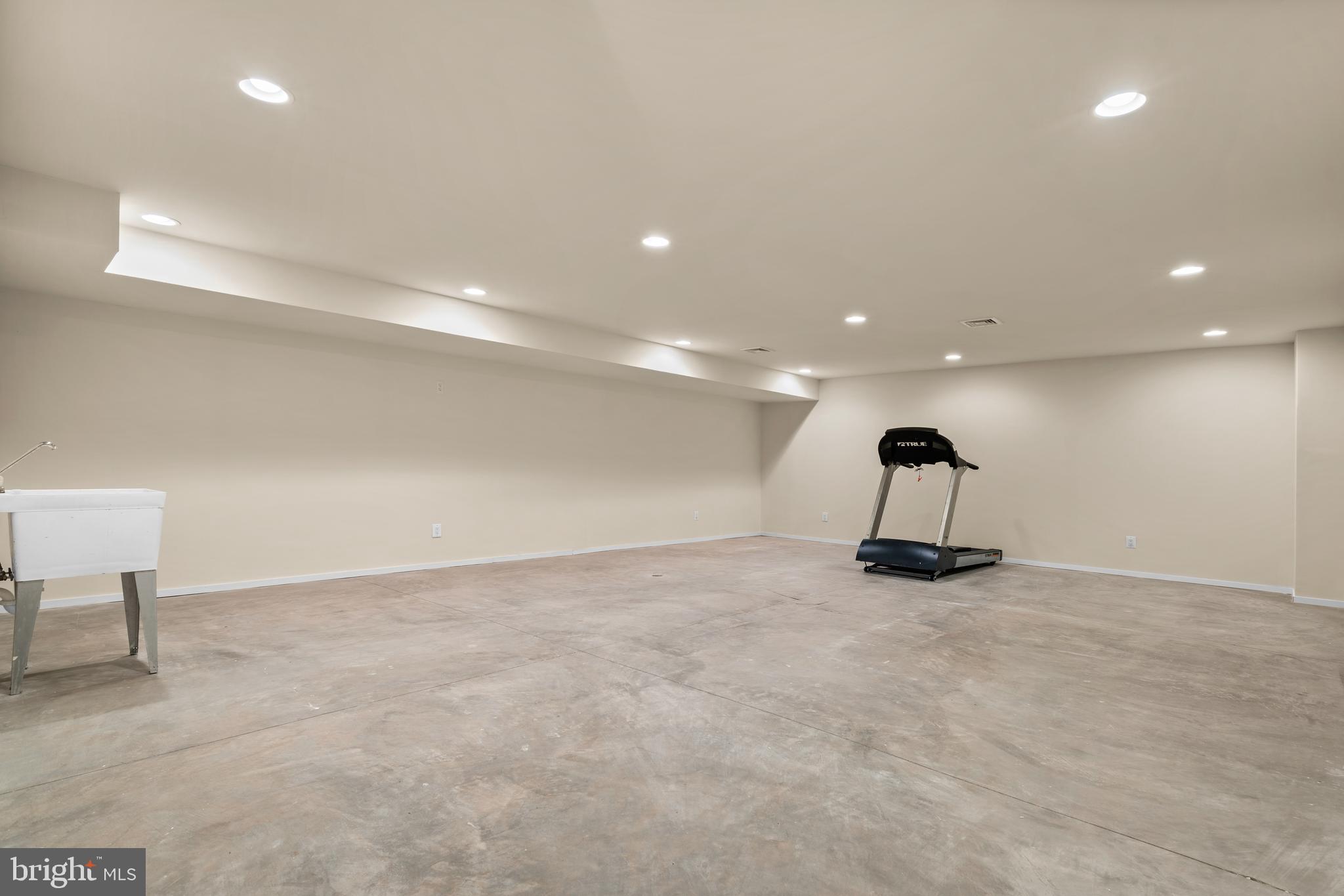 POPLAR TERRACE - Residential