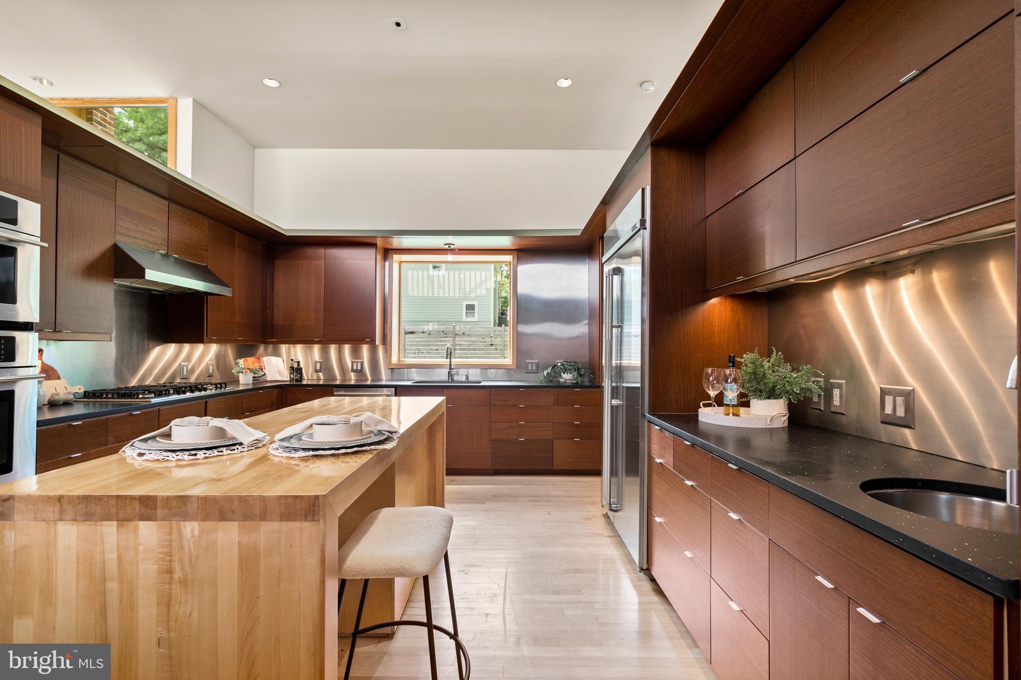 POPLAR TERRACE - Residential