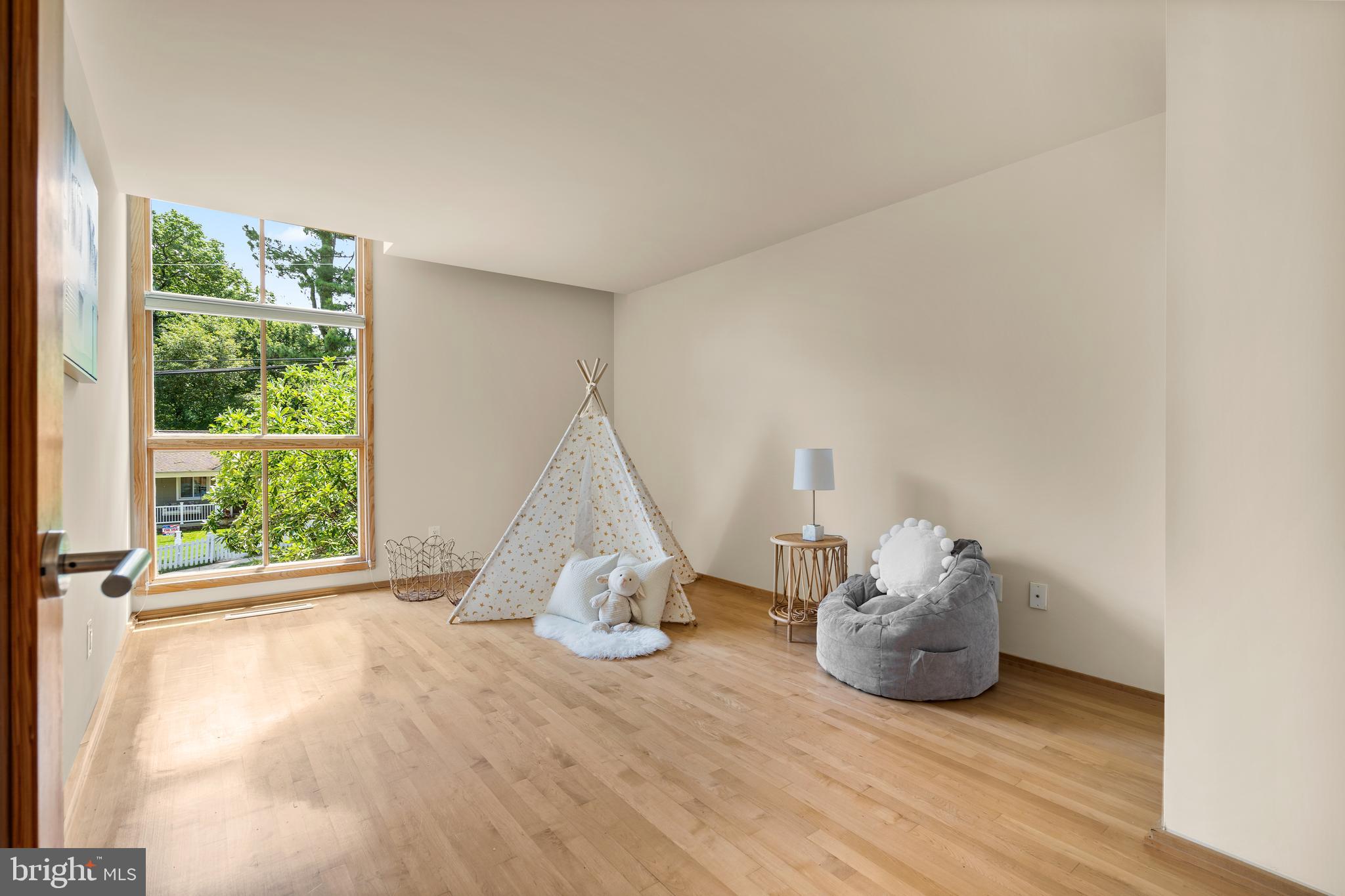 POPLAR TERRACE - Residential