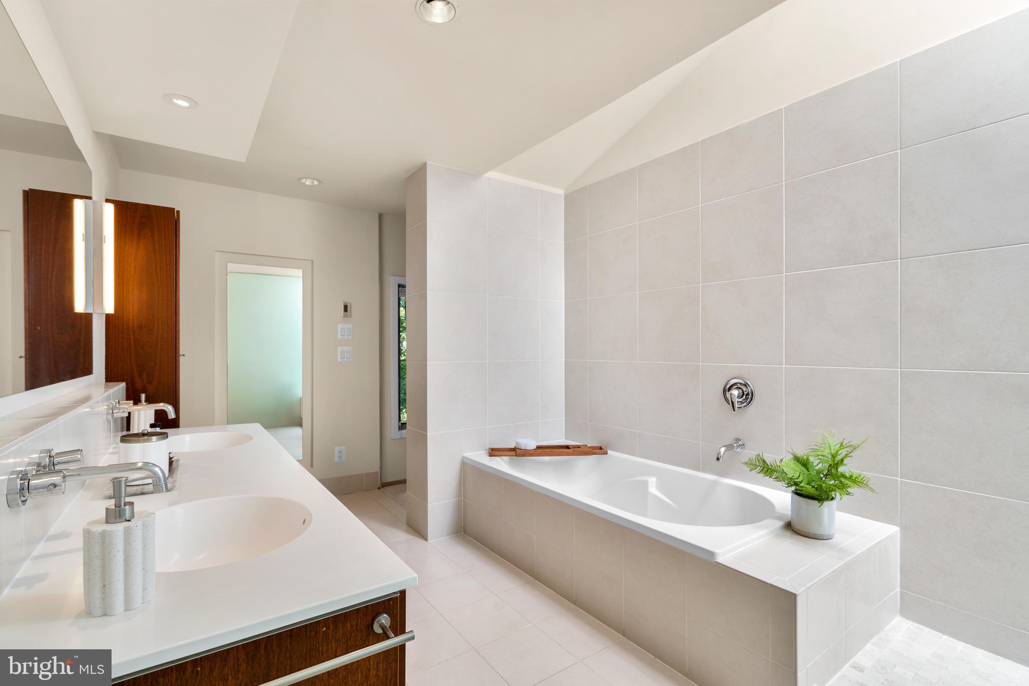 POPLAR TERRACE - Residential