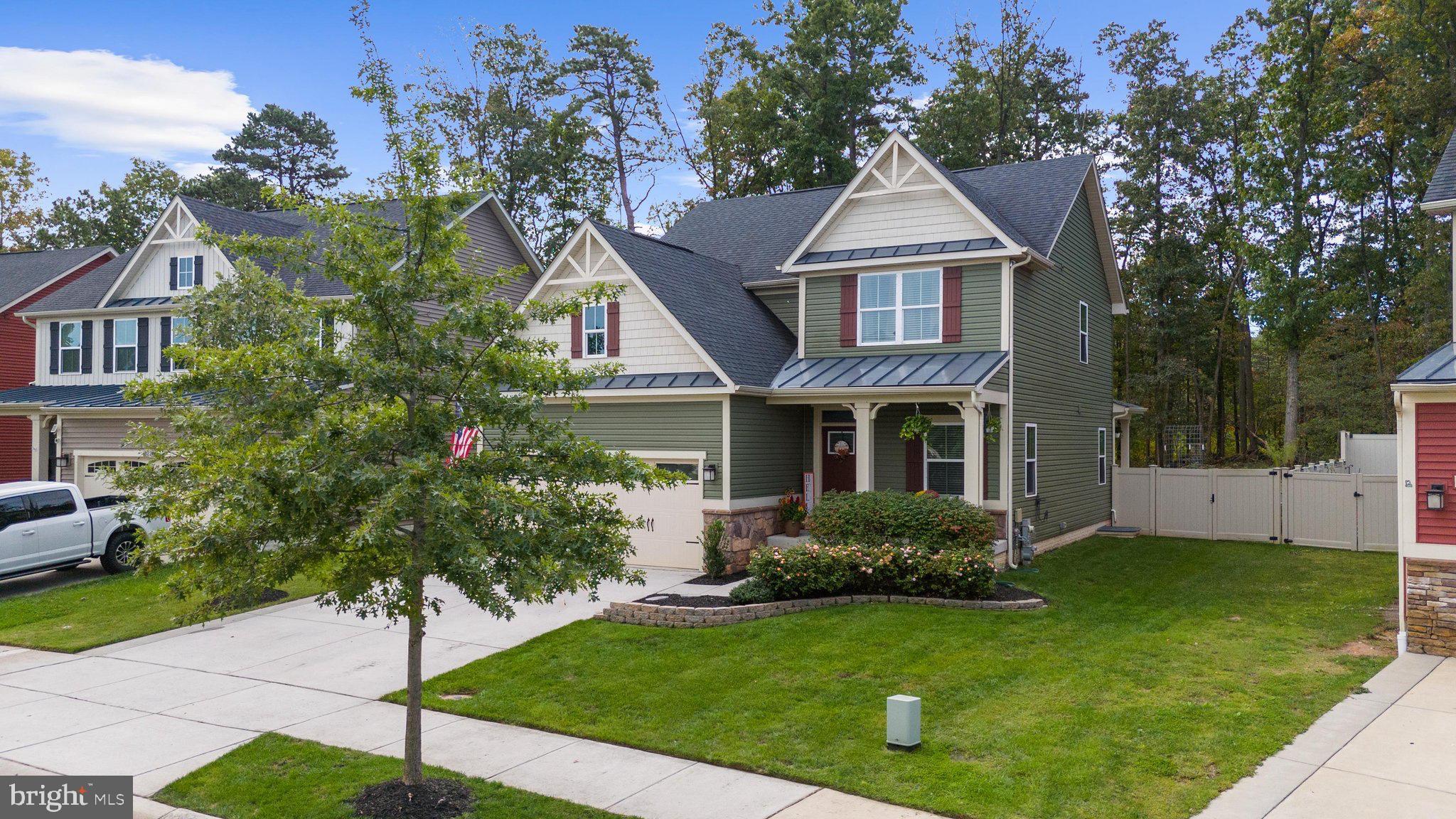8220 HICKORY HOLLOW DRIVE