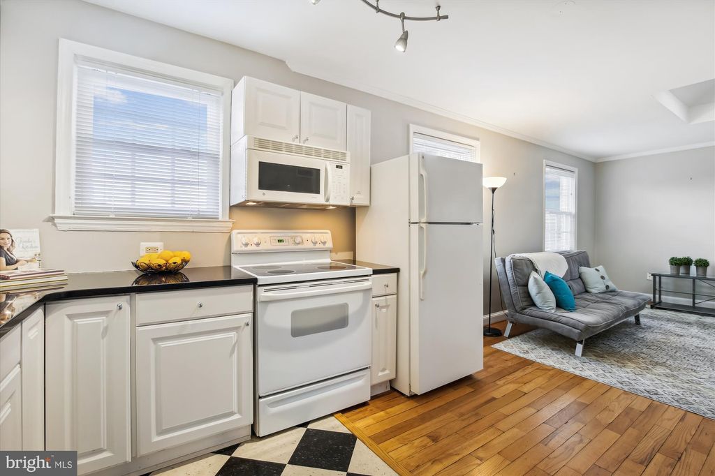 Photo of 1317 S Walter Reed Drive S #17301, ARLINGTON, VA 22204 (MLS # VAAR2063688)