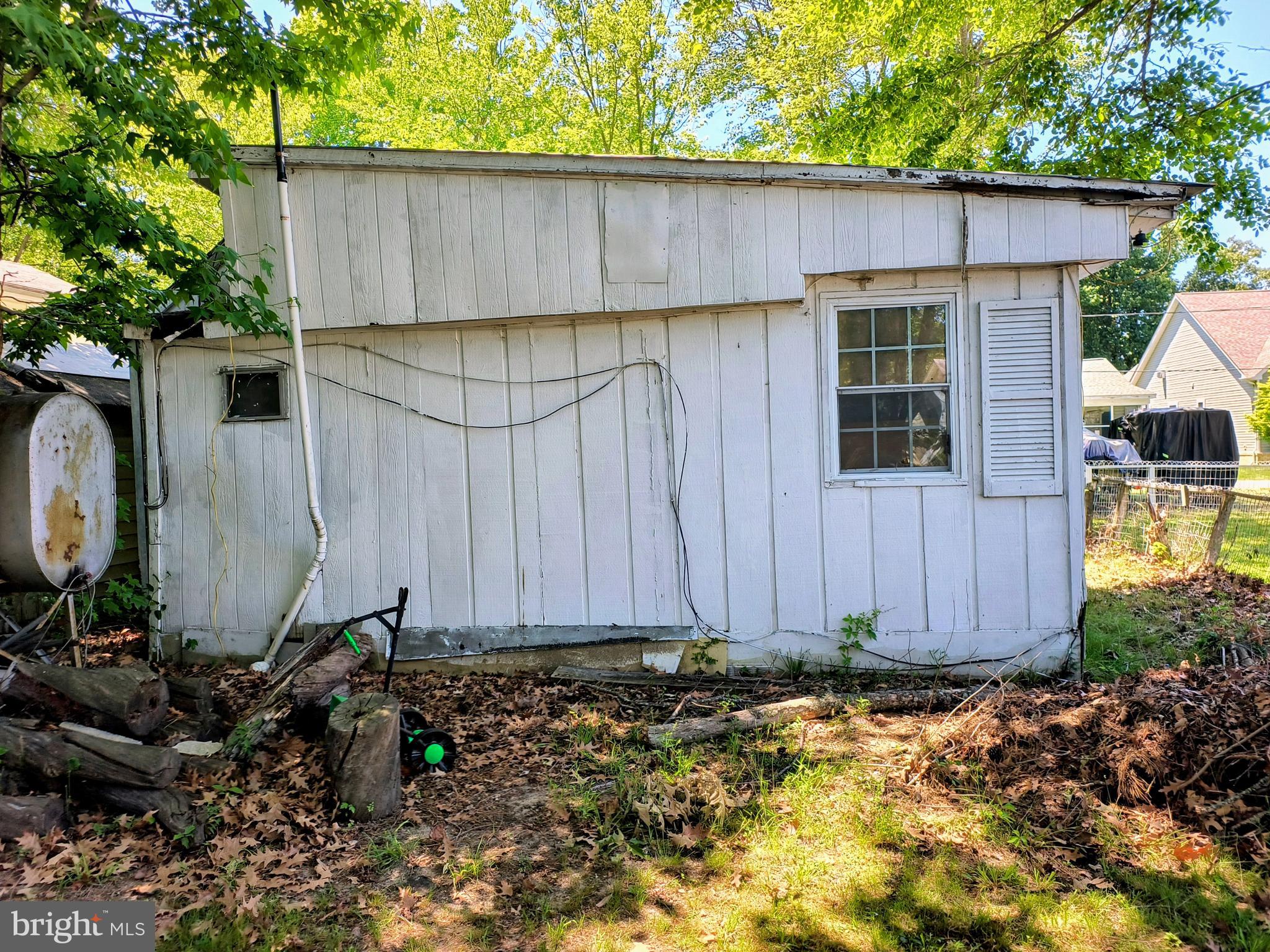 1114 LOSSING AVENUE