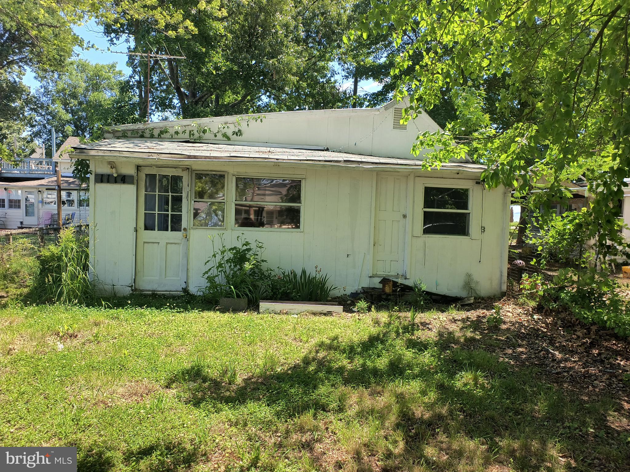1114 LOSSING AVENUE