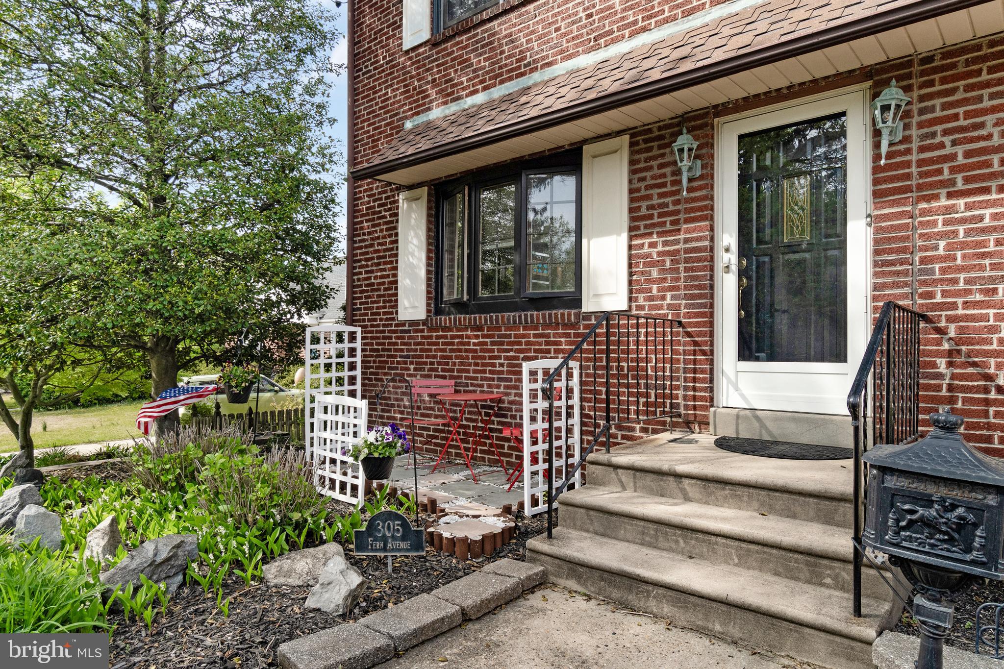 305 FERN AVENUE