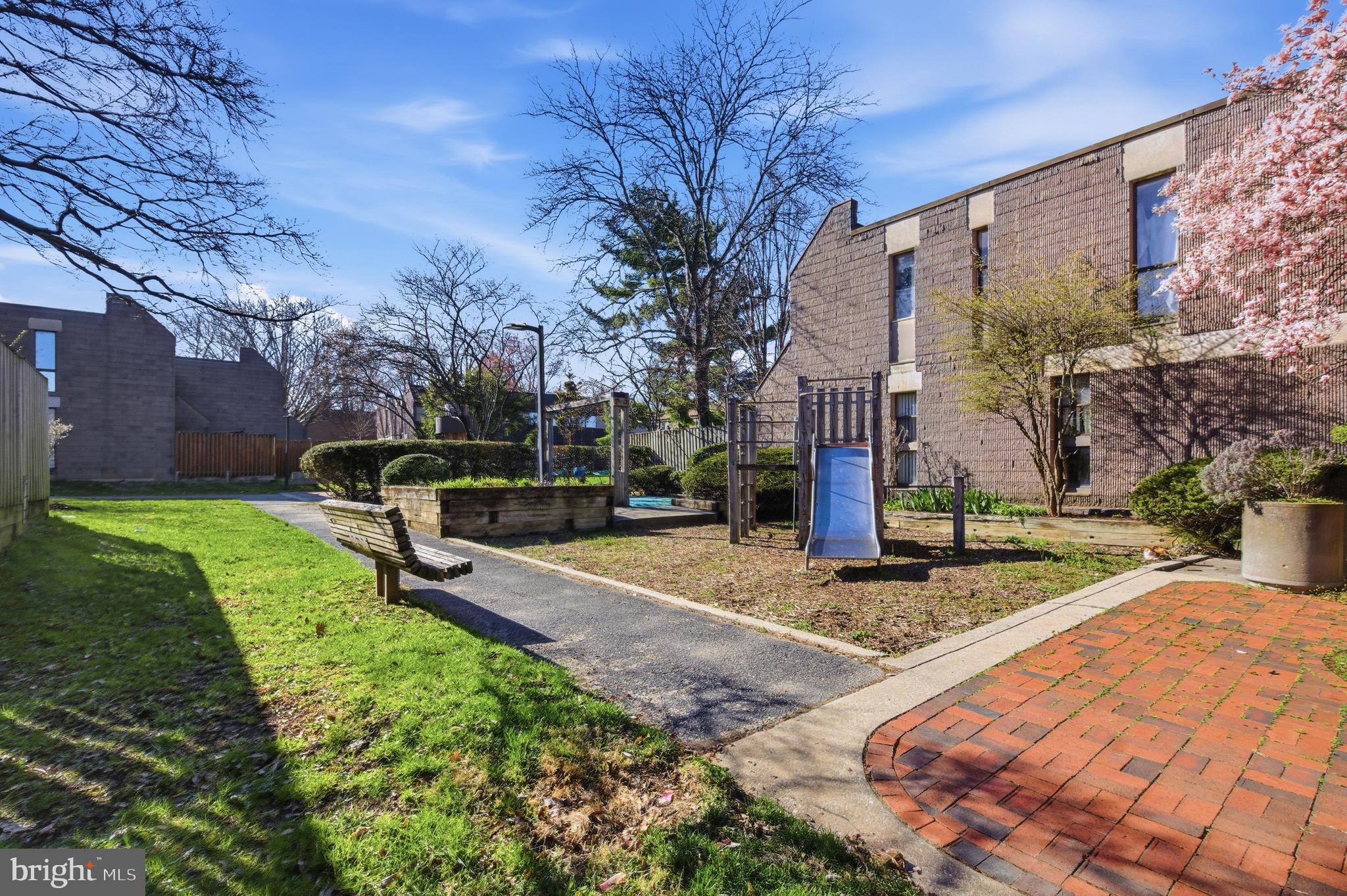 COLD SPRING NEWTOWN - Residential