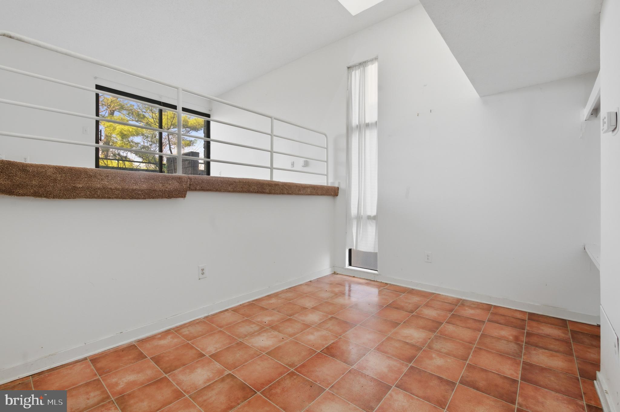 COLD SPRING NEWTOWN - Residential