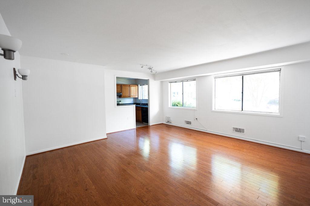 10644 WEYMOUTH STREET W-1