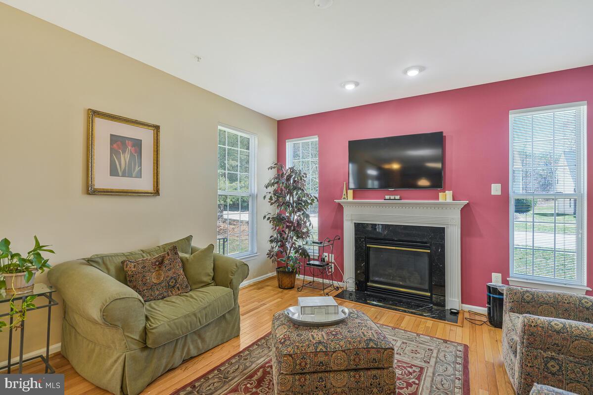 SUMMIT CREEK - Residential