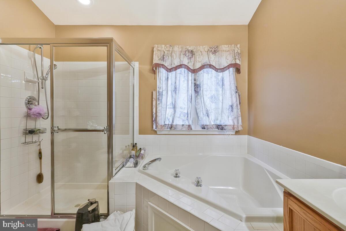 SUMMIT CREEK - Residential