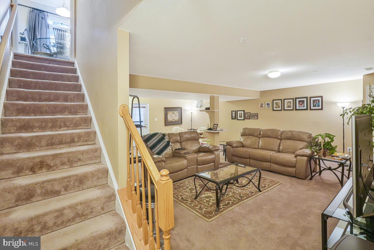 SUMMIT CREEK - Residential