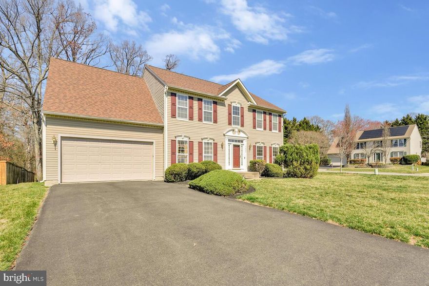 Welcome to this elegant, light filled and spacious home in the heart of Clinton.  Excellent maintenance and timely updates are on display throughout:  Large light flooded rooms with Beautiful Hardwood floors in Living, Dining Rooms and Hallway plus recent ceramic tiles in the Kitchen and Breakfast area.   Updated Stainless Steel Appliances, 42" Cabinets, lots of counter space plus a nice sized pantry are all designed to delight the chef!  Your dreams of seamless hosting and entertaining can come true with the Large Gathering/Great Room open to the kitchen (with island and storage) which is connected to the very large deck, a level backyard and beautiful lawns, latter courtesy of the inground sprinkler system.  The beautiful wood staircase will lead you to a similarly spacious and bright upper level which boasts 5 Bedrooms and two Baths.  Primary Bedroom is retreat like with cathedral ceilings, Spa Bath and large, entry-type closets.  The home's must have amenities are rounded out by a large open Basement with more space for entertaining, perfect for that 80” TV, a game room, for hobbies or whatever your heart desires!  Other updates include new roof in 2021, updated HVAC 2023, newer garage doors, gutter covers, plus lots of shelves for storage in the garage and basement!  

THIS HOME ALSO OFFERS A GREAT LOCATION FROM WHICH TO NAVIGATE THE DMV: ONLY A SHORT DISTANCE TO MAJOR TRANSPORTATION ROUTES: 50, 295, 395, 495 & I-95, MERE MINUTES TO DOWNTOWN WASHINGTON, DC, TO ANNAPOLIS, NORTHERN VA AND MUCH OF THE GREATER METRO AREA.  MORE?  PARKS, SHOPS, SHOPPING, DINING (WATERFRONT), ENTERTAINMENT, MARINAS, SPORTS ARENAS PLUS ANDREWS AIRFORCE BASE - AMONG OTHERS - ARE MINUTES TO A SHORT DRIVING DISTANCE AWAY.

So, much ado about a lovely home in a great location!