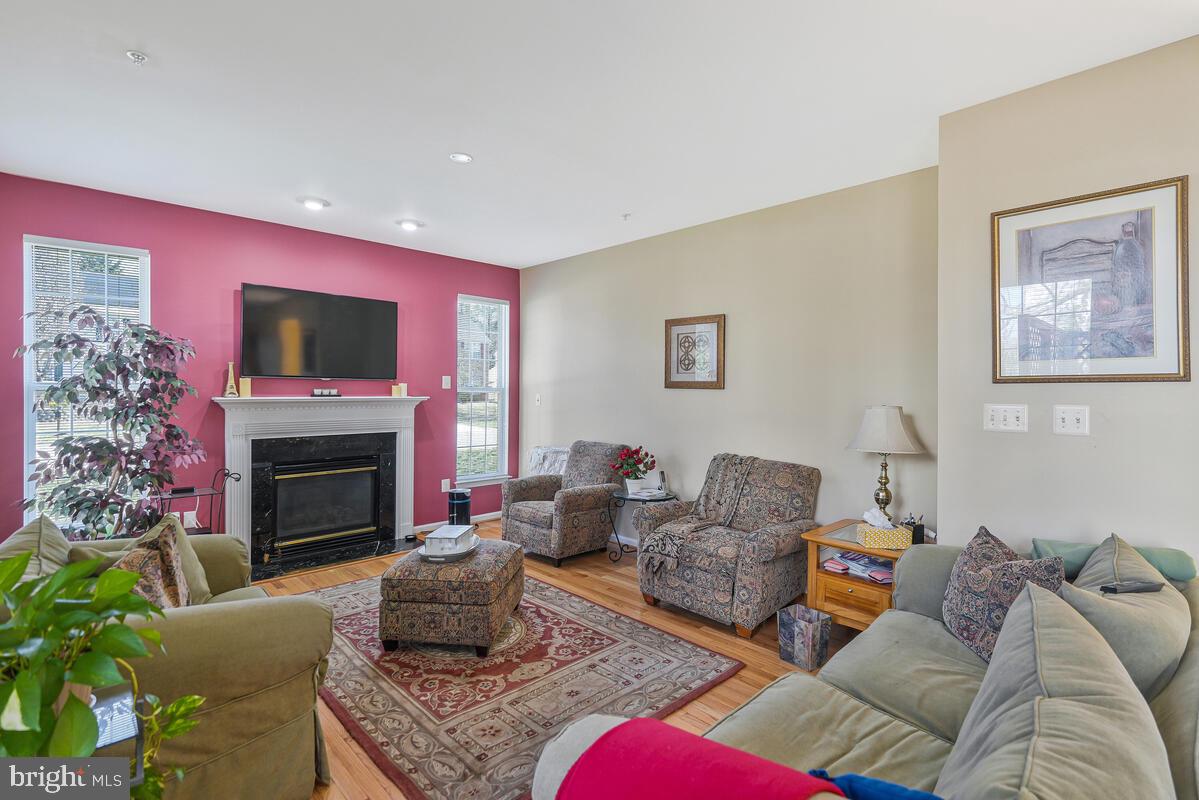 SUMMIT CREEK - Residential