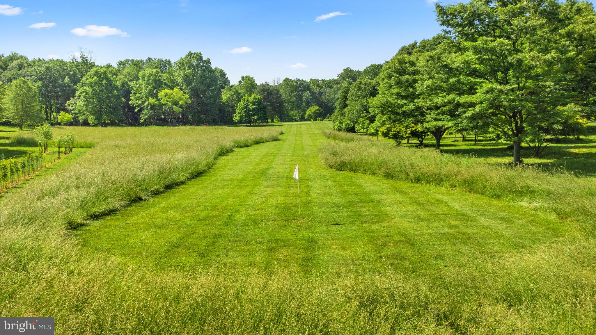 SUNDOWN HILLS - Land