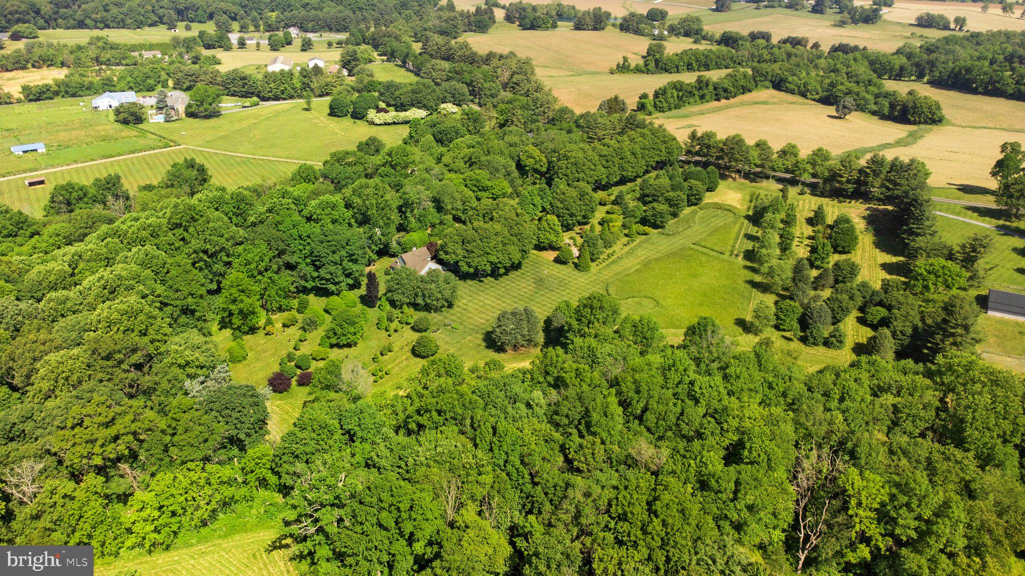 SUNDOWN HILLS - Land