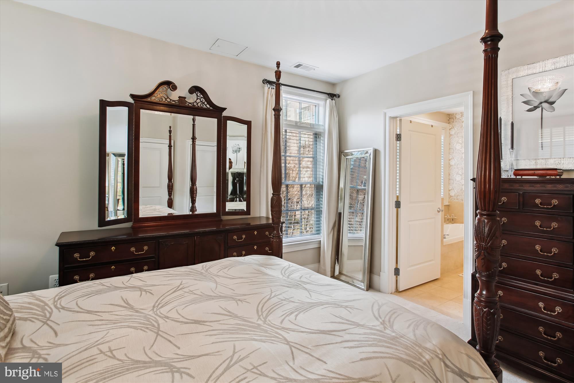 LIBERTY ROW - Residential