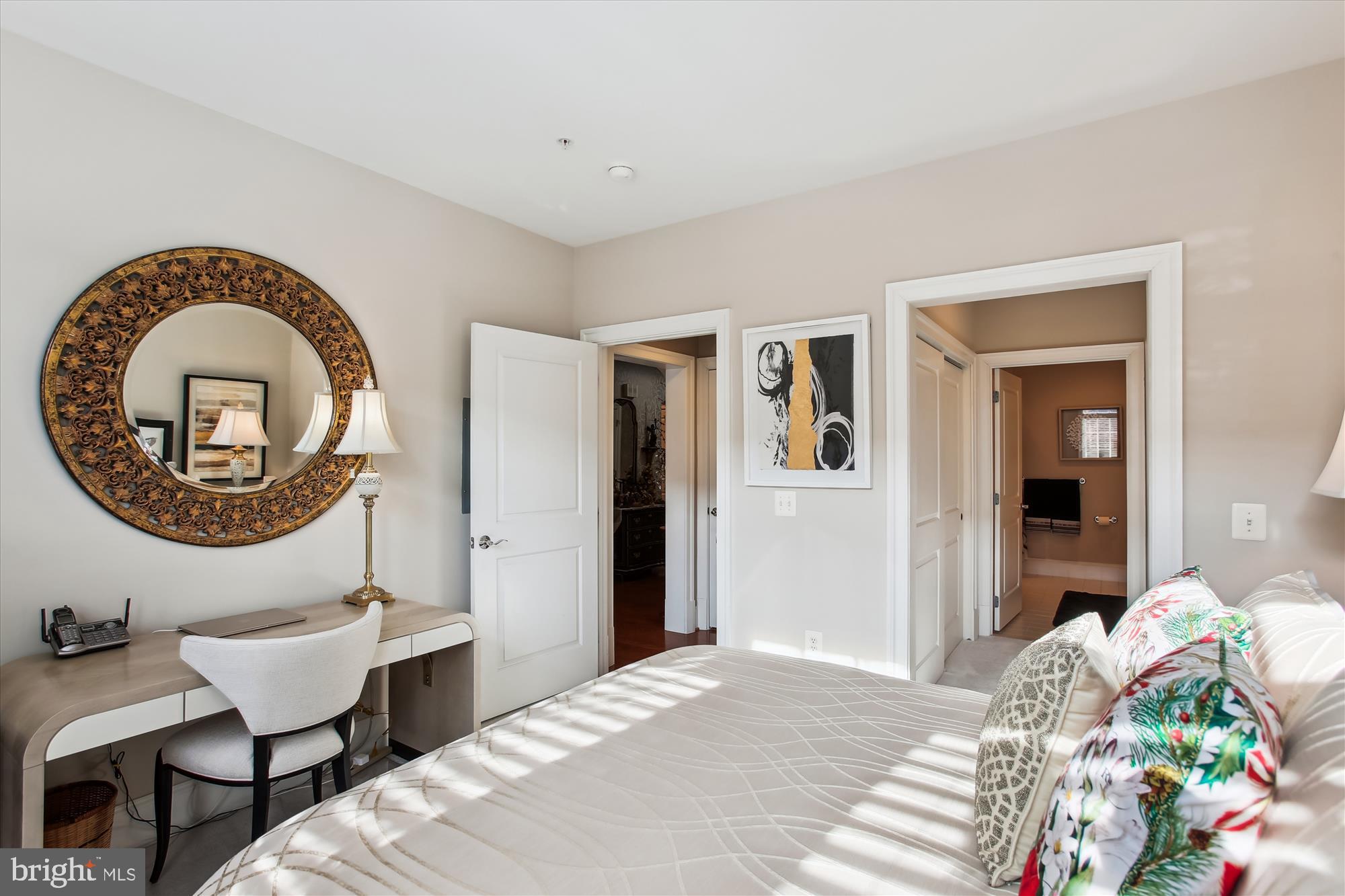 LIBERTY ROW - Residential