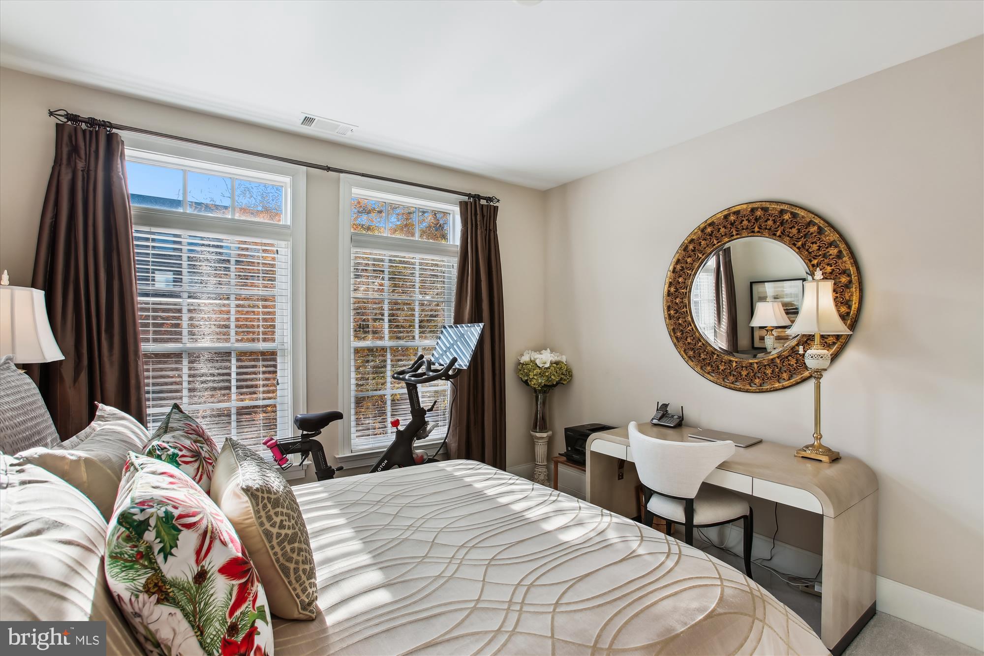 LIBERTY ROW - Residential