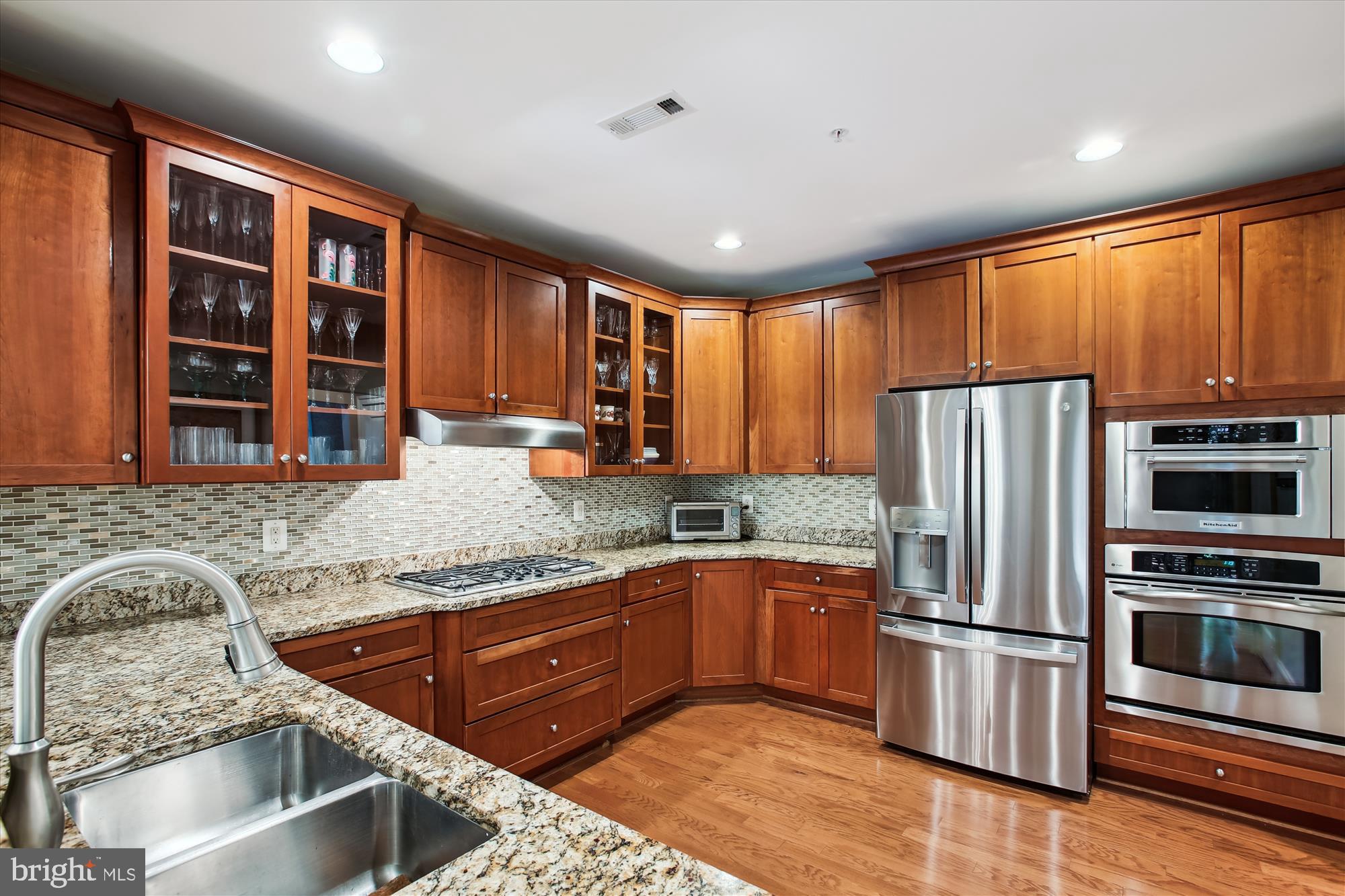 LIBERTY ROW - Residential