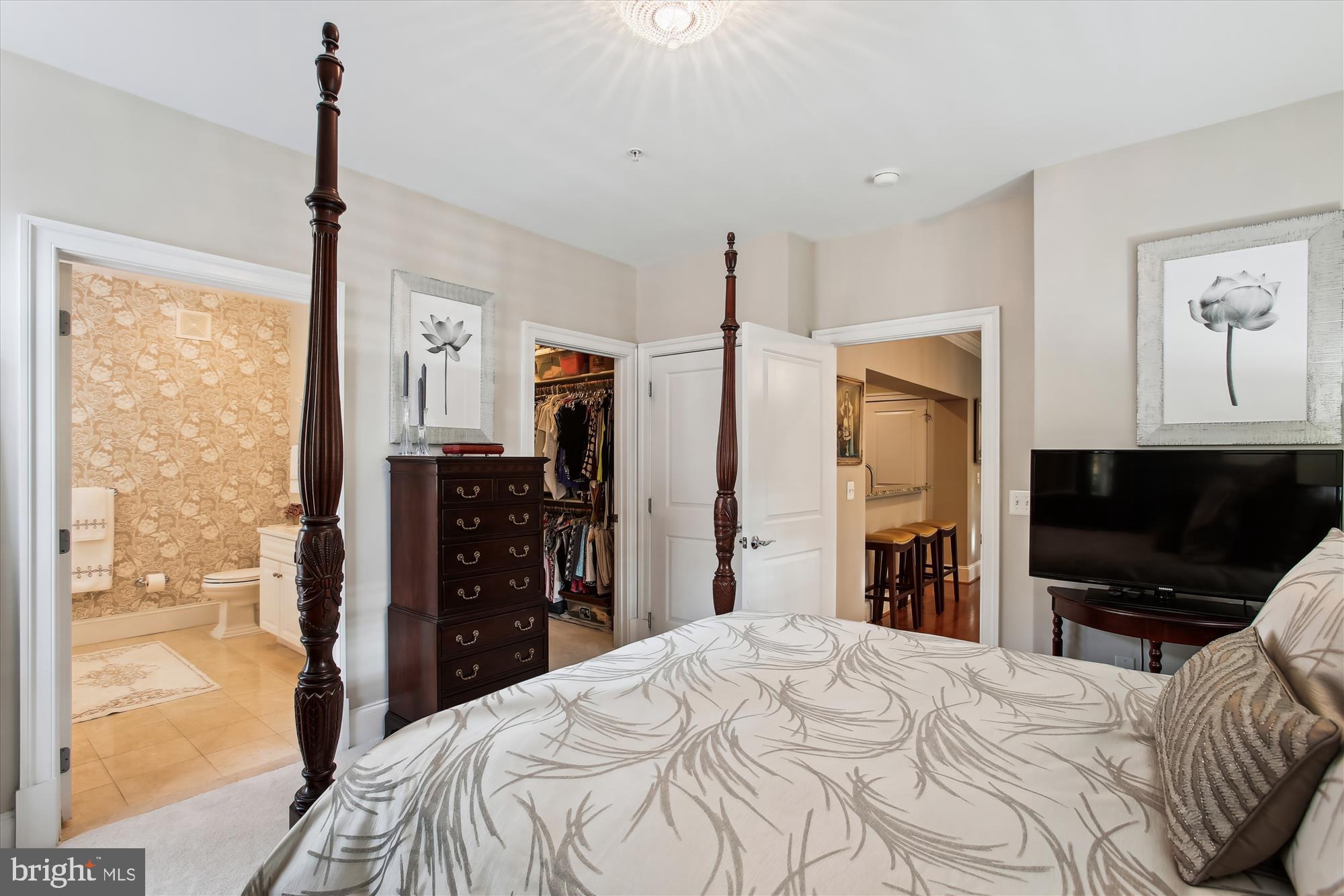 LIBERTY ROW - Residential