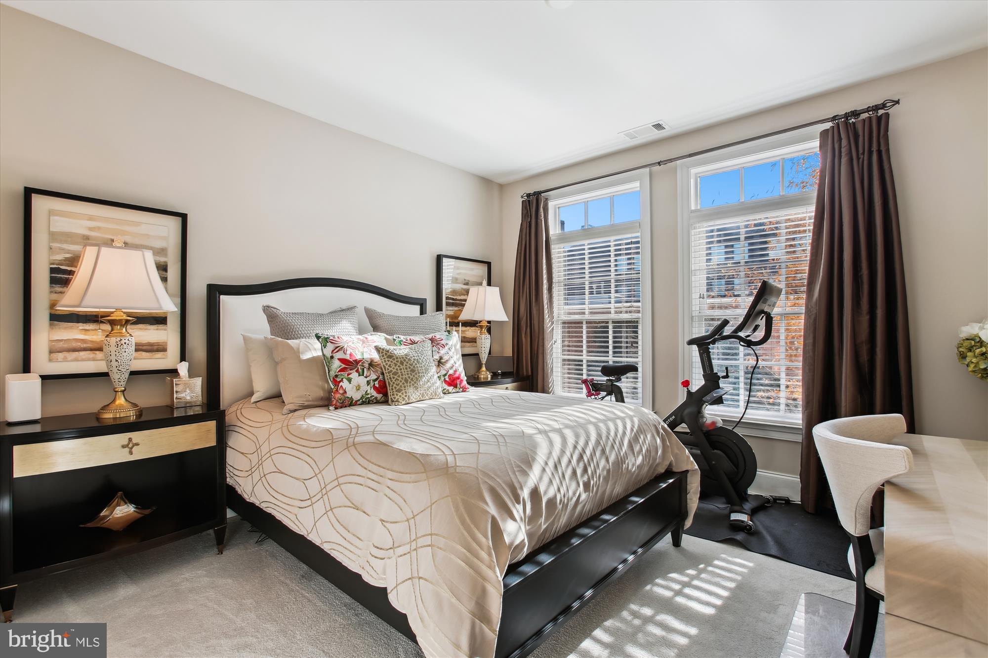 LIBERTY ROW - Residential