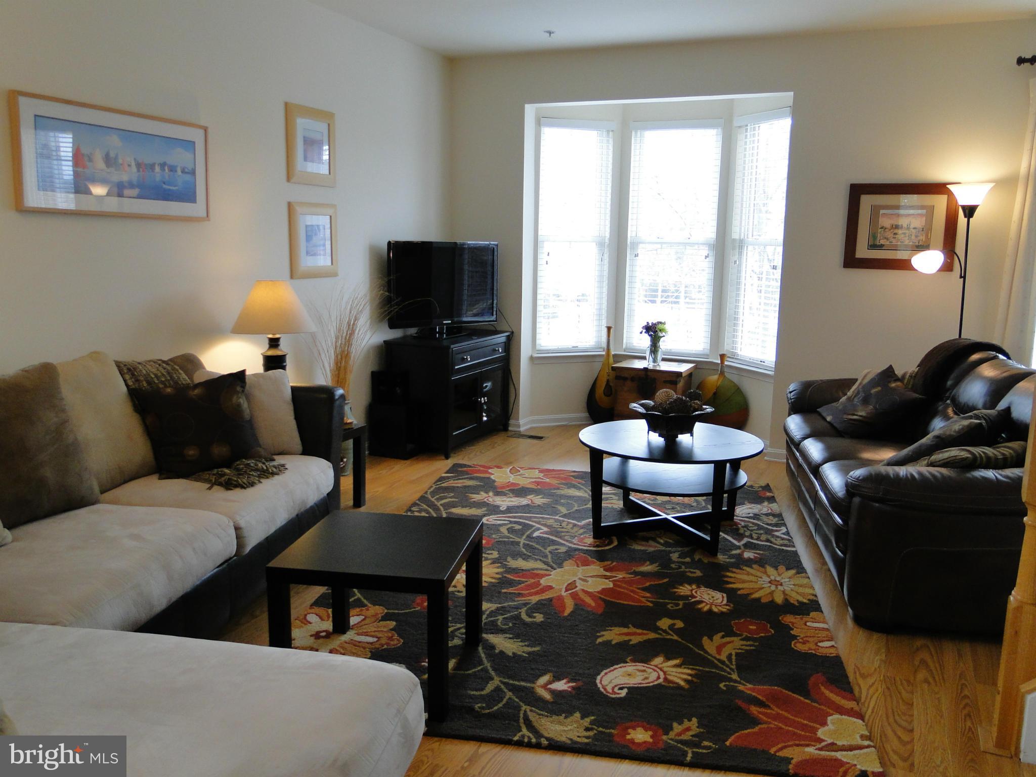 RIVER OAKS - Residential Lease