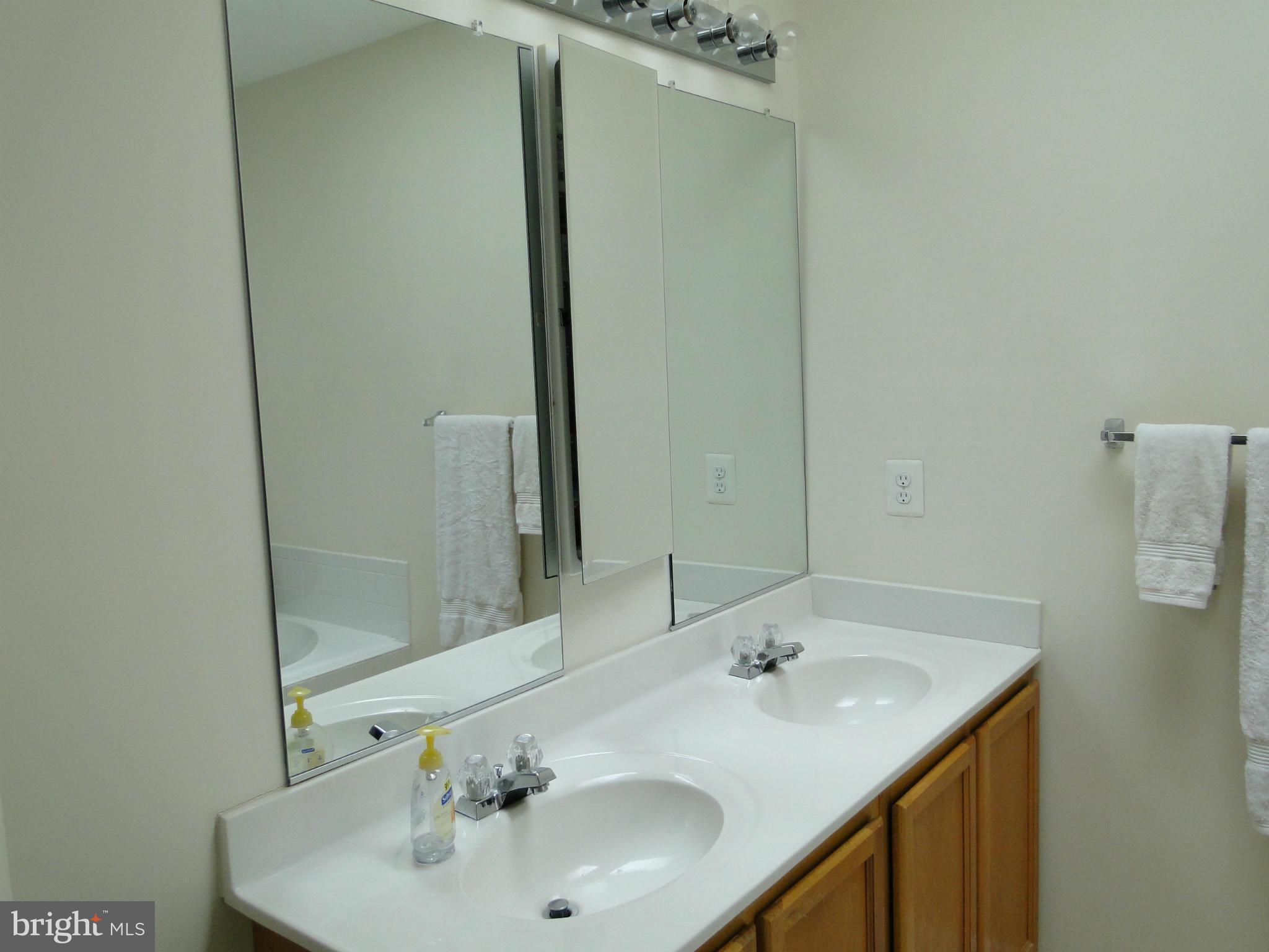 RIVER OAKS - Residential Lease