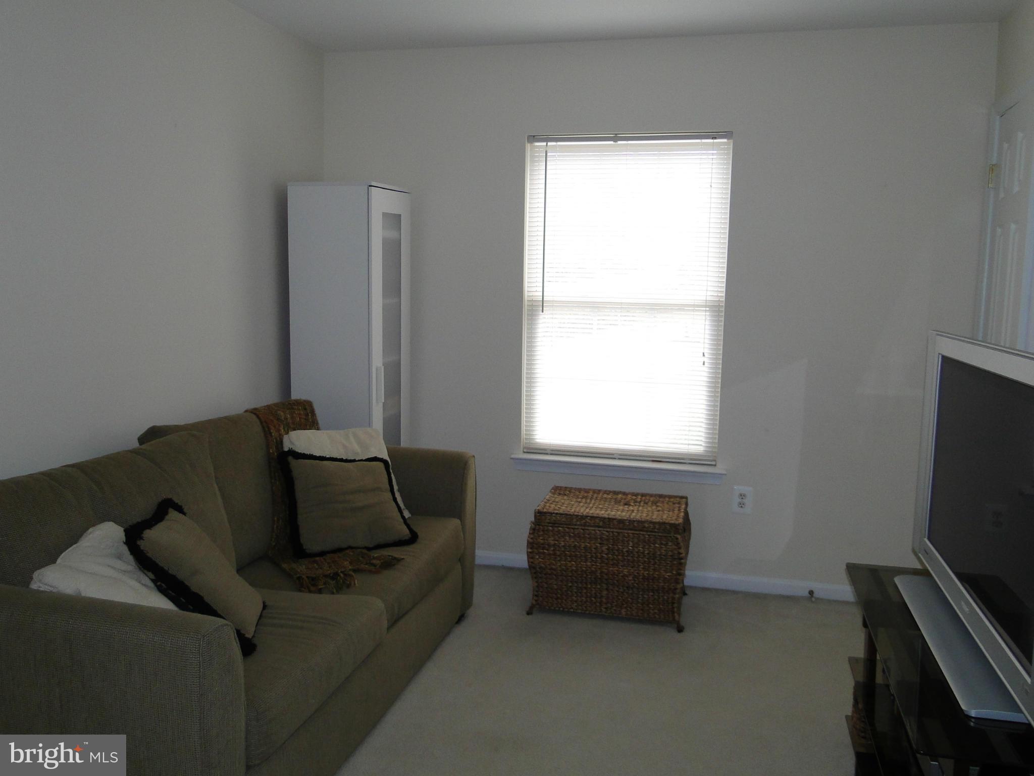 RIVER OAKS - Residential Lease