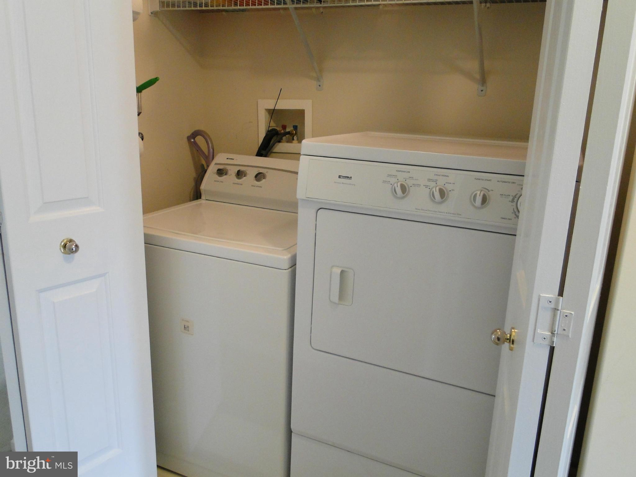 RIVER OAKS - Residential Lease