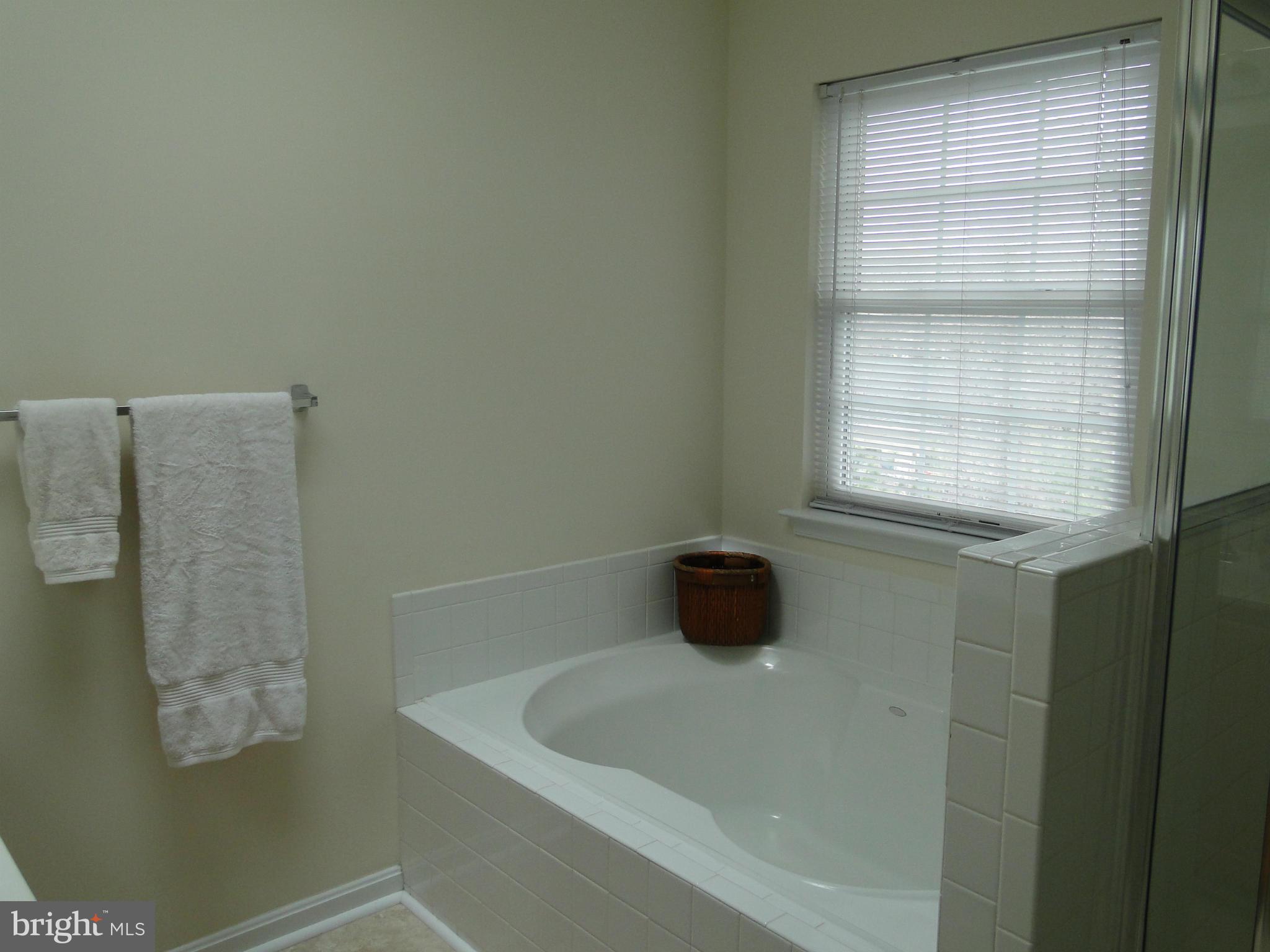 RIVER OAKS - Residential Lease