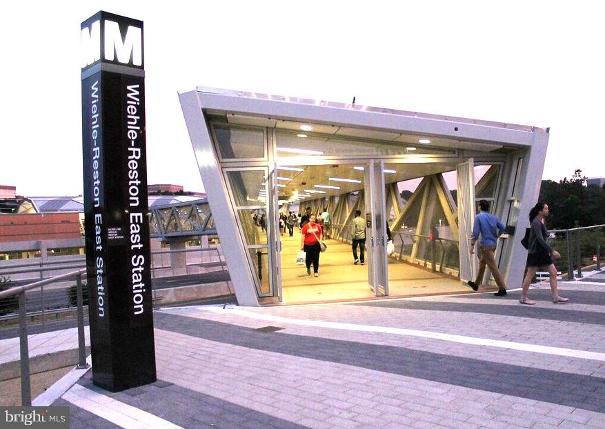 RESTON - Residential