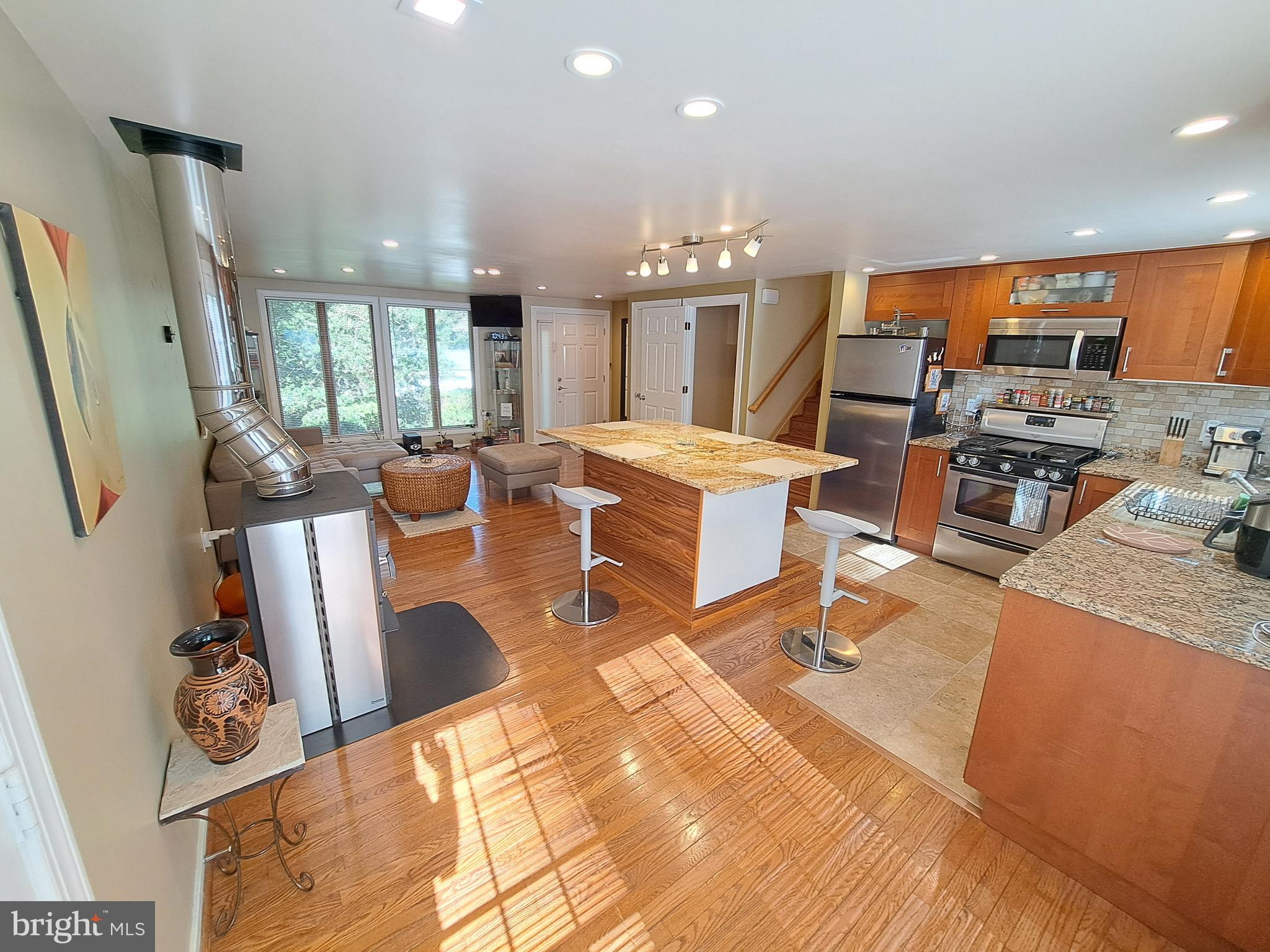 RESTON - Residential