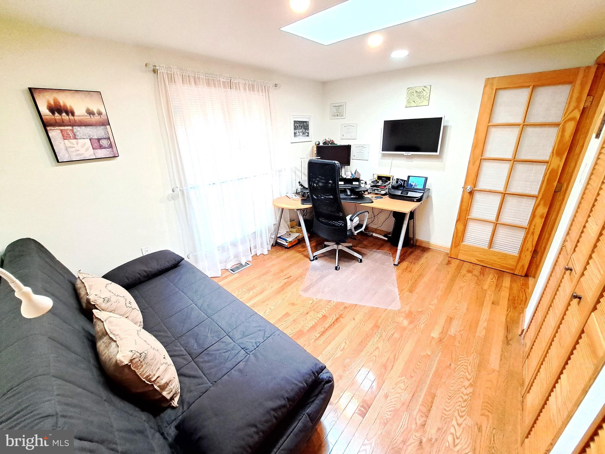 RESTON - Residential