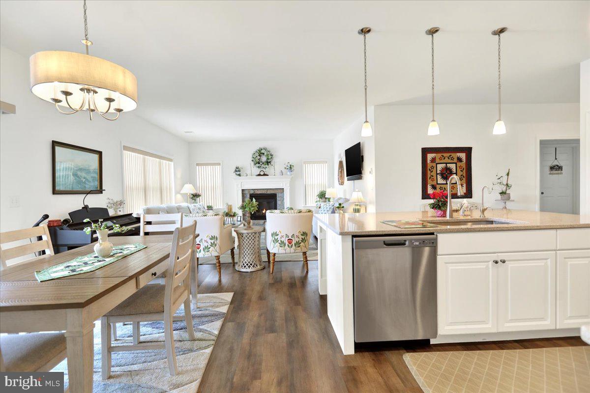 STONECROFT VILLAGE - Residential