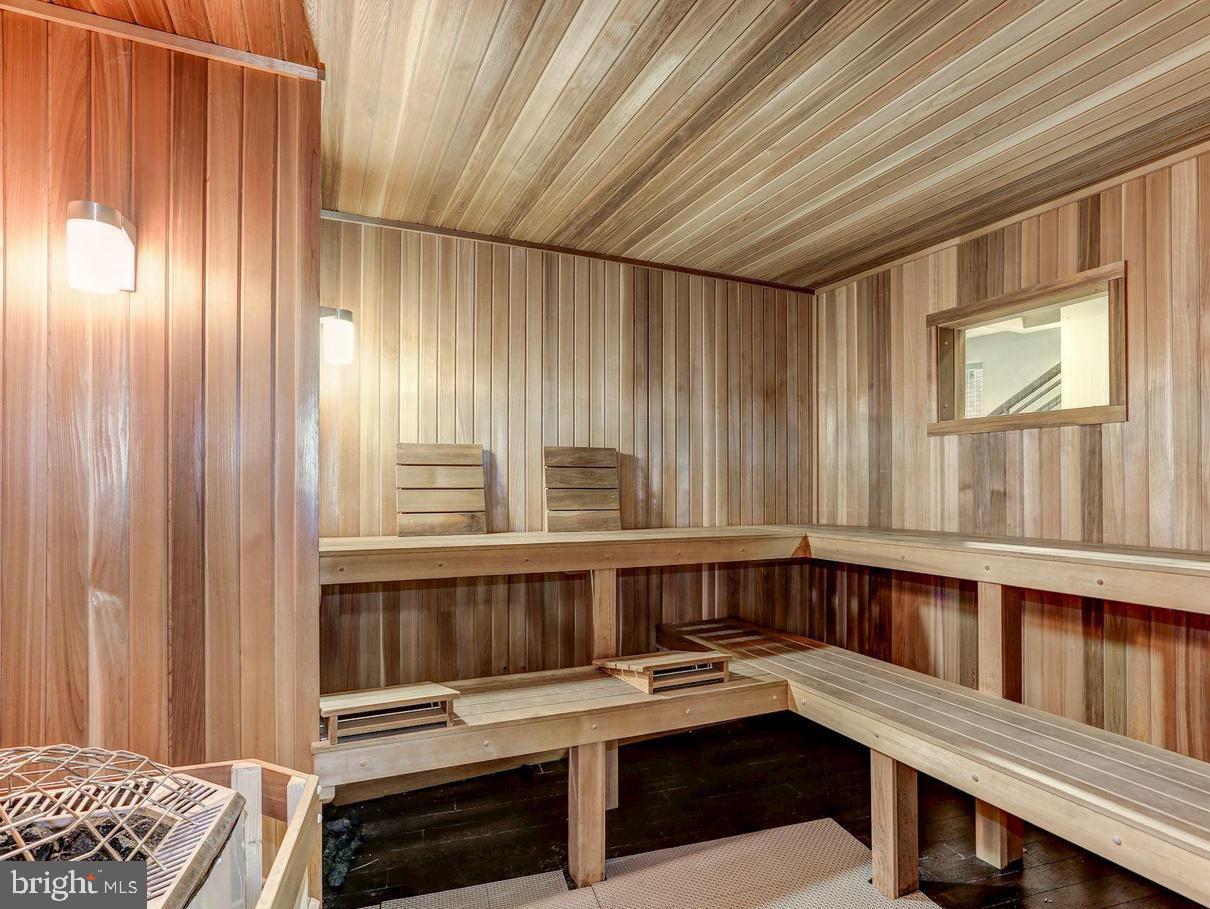 POTOMAC CLUB - Residential