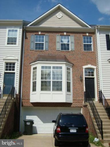 AUTUMN CHASE HUNT - Residential Lease