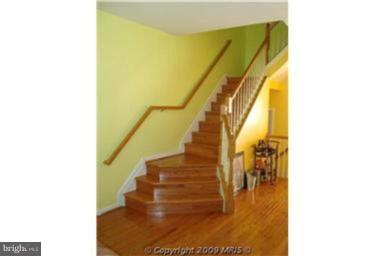 AUTUMN CHASE HUNT - Residential Lease