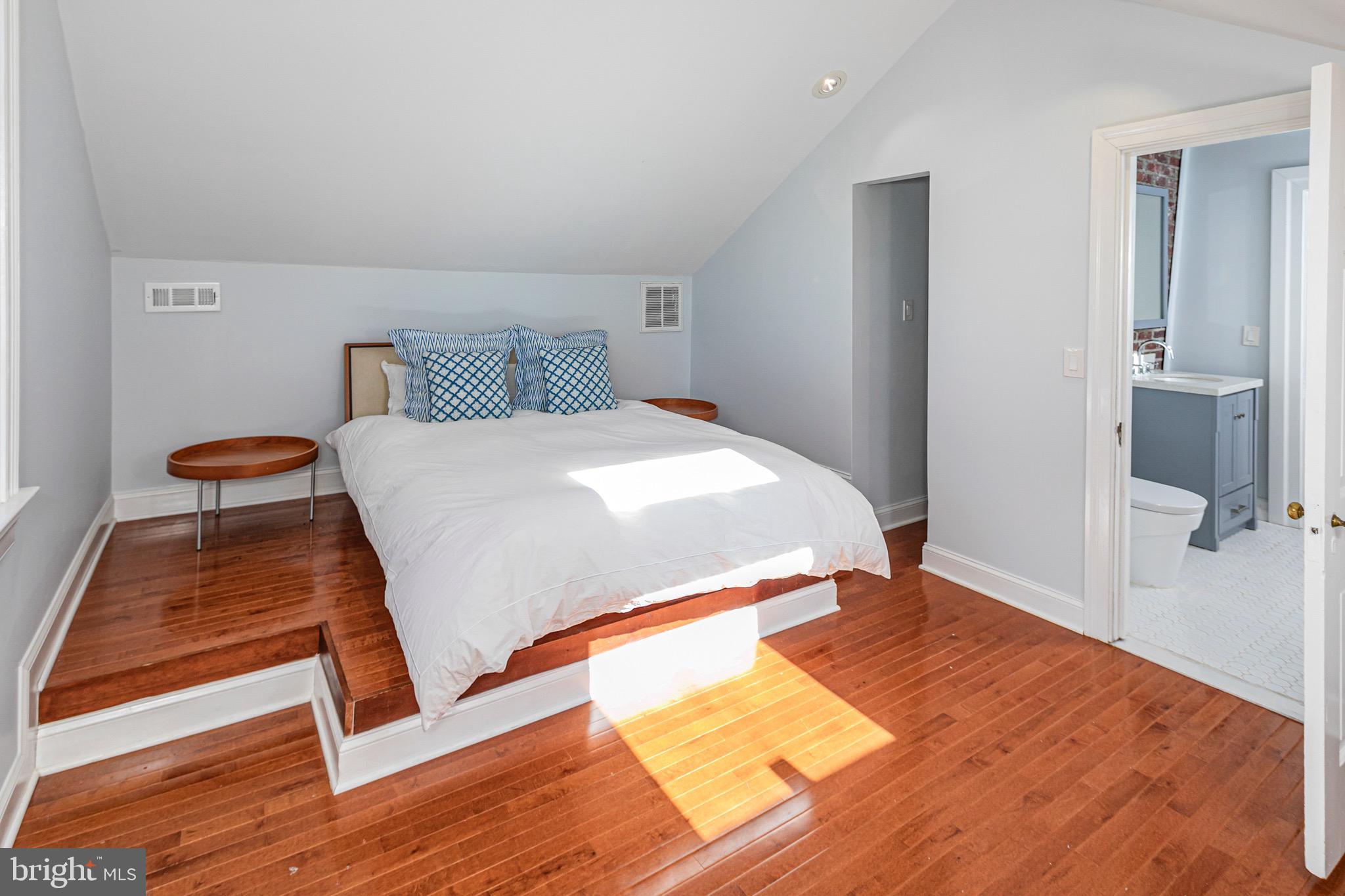 INSTITUTE AREA - Residential