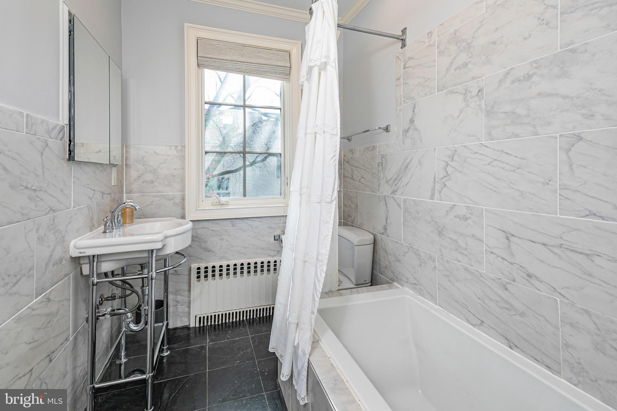 INSTITUTE AREA - Residential