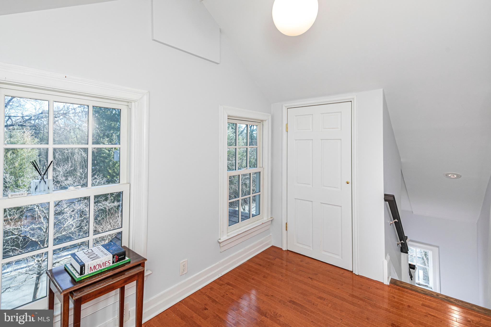 INSTITUTE AREA - Residential