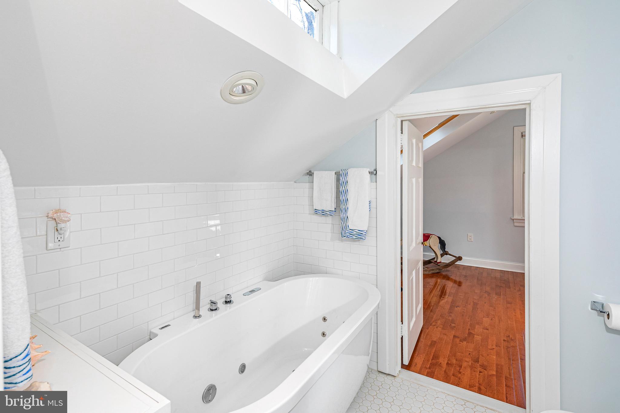 INSTITUTE AREA - Residential