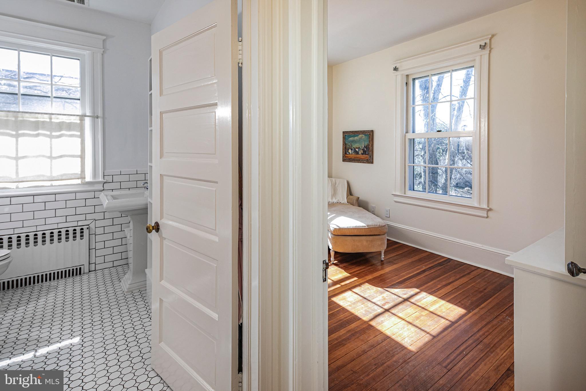 INSTITUTE AREA - Residential