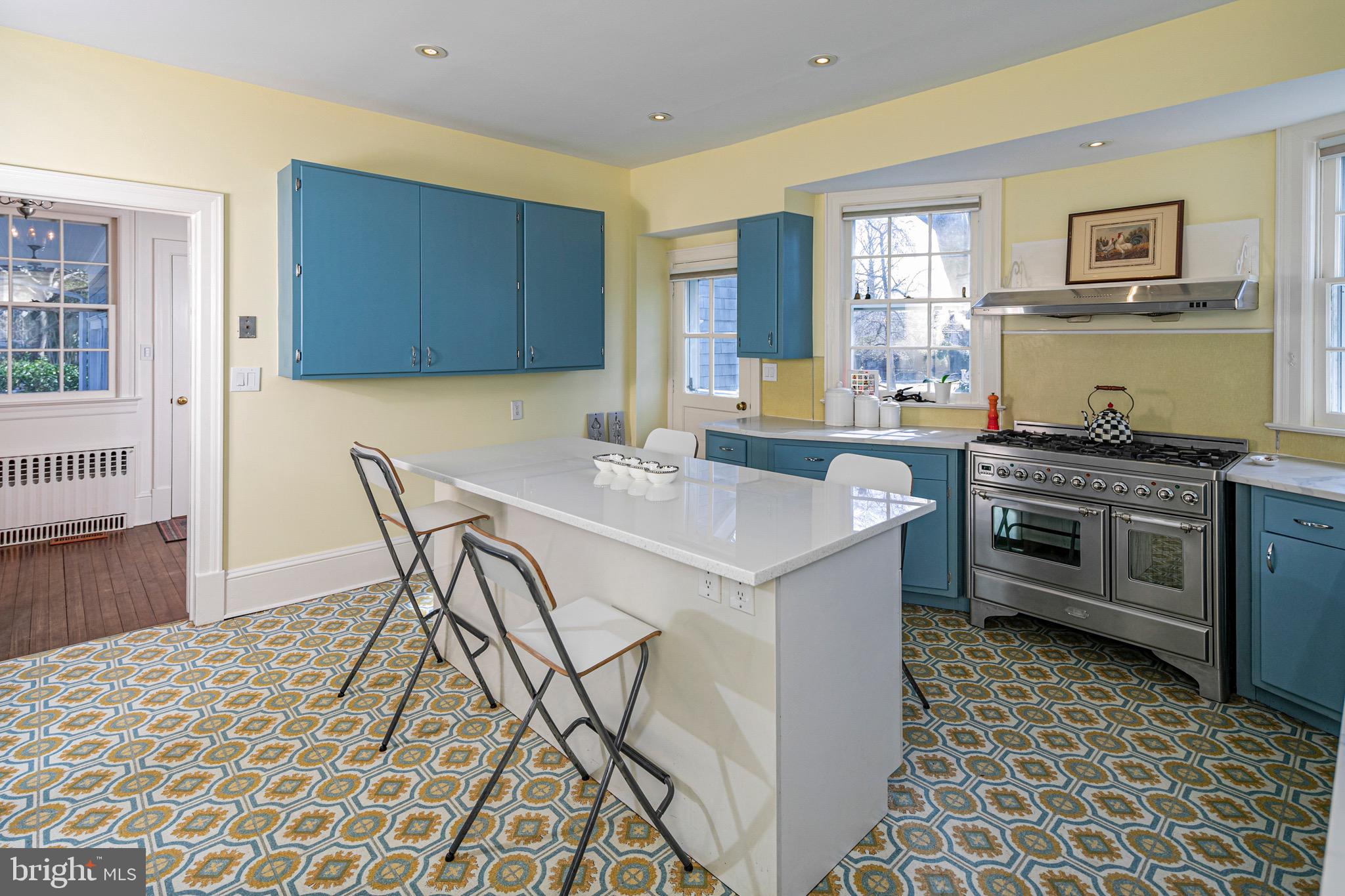 INSTITUTE AREA - Residential