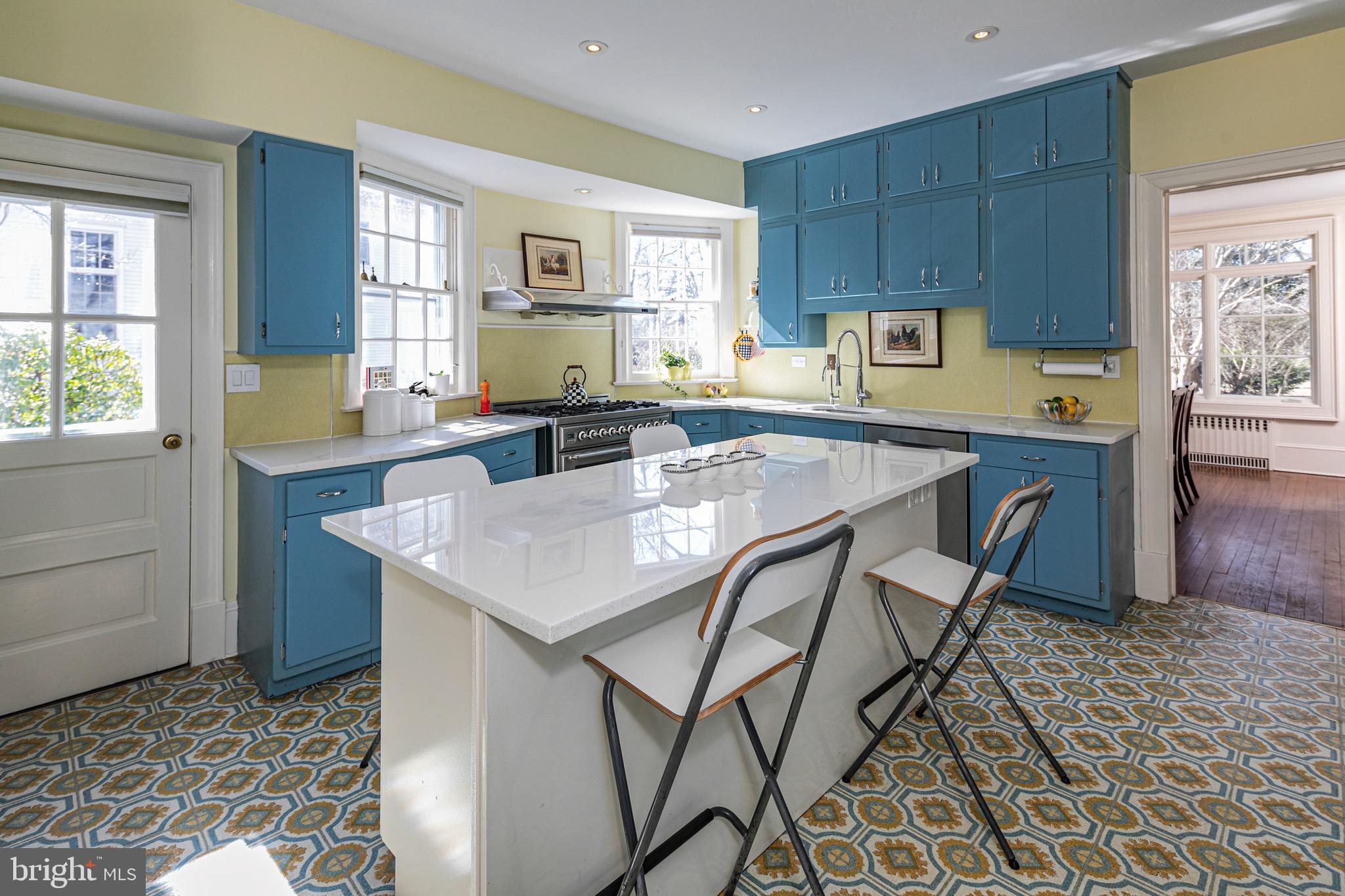 INSTITUTE AREA - Residential