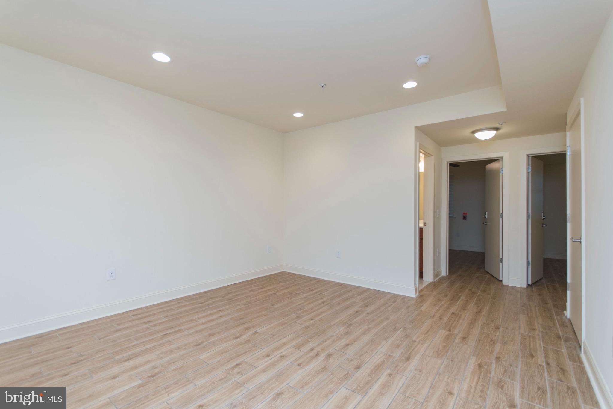 TEMPLE UNIVERSITY - Residential Lease