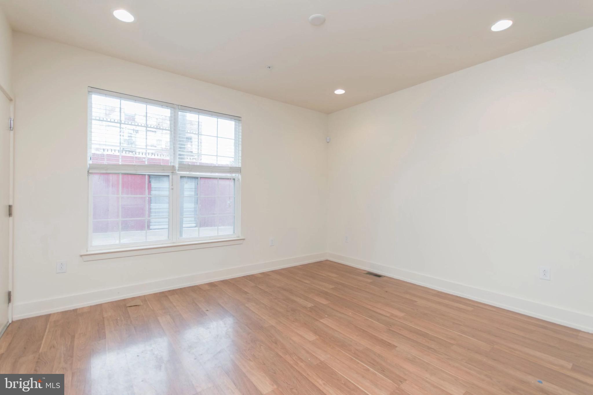 TEMPLE UNIVERSITY - Residential Lease