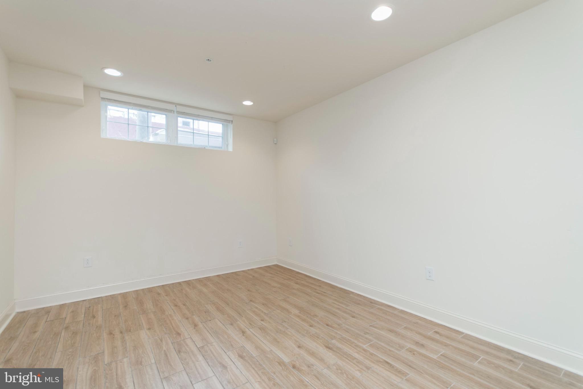 TEMPLE UNIVERSITY - Residential Lease